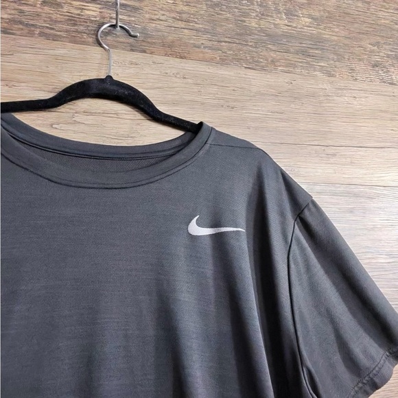 Nike Men's Black Short Sleeve Tee - Picture 2 of 9